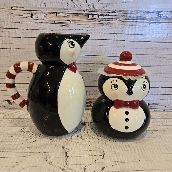 Johanna Parker Penguin Creamer & Sugar Set - Picture 3 of 3